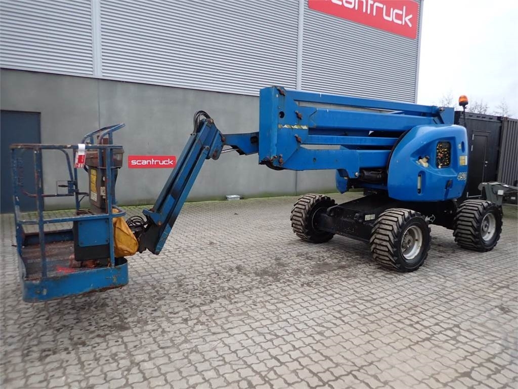 JLG 450AJ, Piattaforme a braccio telescopico, Costruzioni