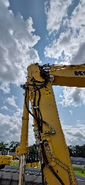 Komatsu PC 210 LC-11, Kāpurķēžu ekskavatori, Būvniecība