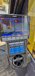 Komatsu PC 210 LC-11, Kāpurķēžu ekskavatori, Būvniecība