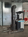 UniCarriers UMS160DTFVRE675, Reachtruck voor hoog niveau, Laden en lossen