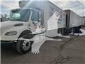 Freightliner Business Class M2 106, 2010, Temperature controlled trucks