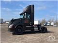 Volvo VNL 42 T300, 2022, Camiones tractor