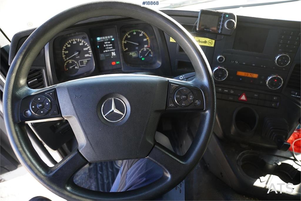 Mercedes-Benz Antos 1832 Box truck (distribution truck)