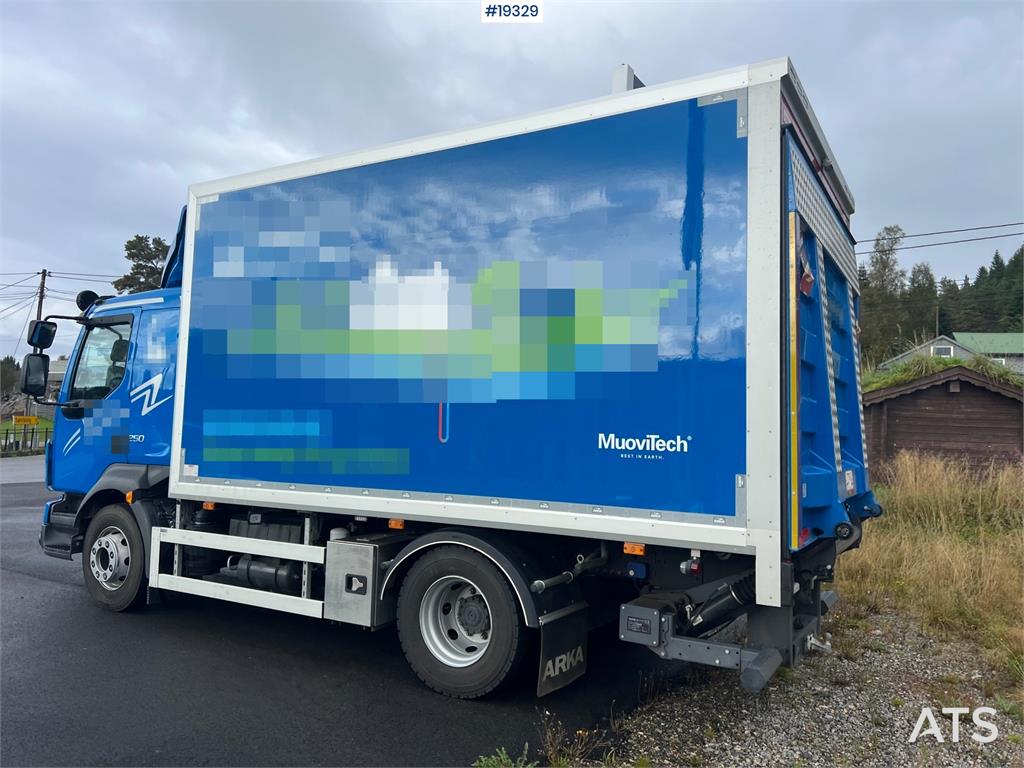 Volvo FL250 4x2 box truck w/ lift
