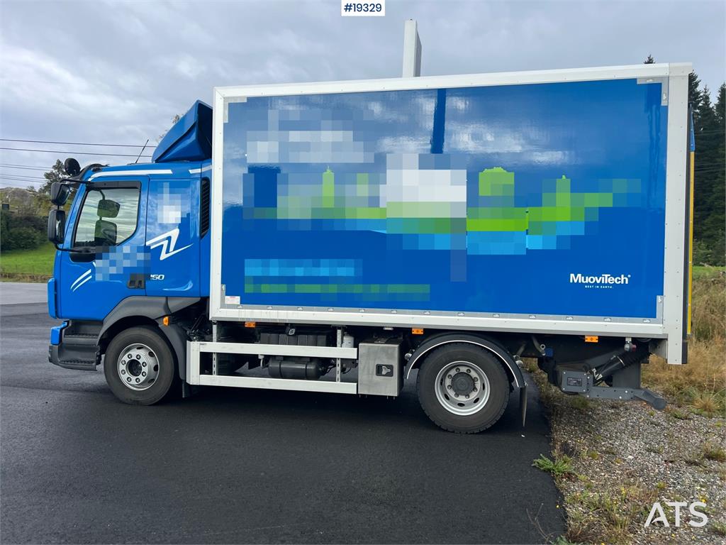 Volvo FL250 4x2 box truck w/ lift