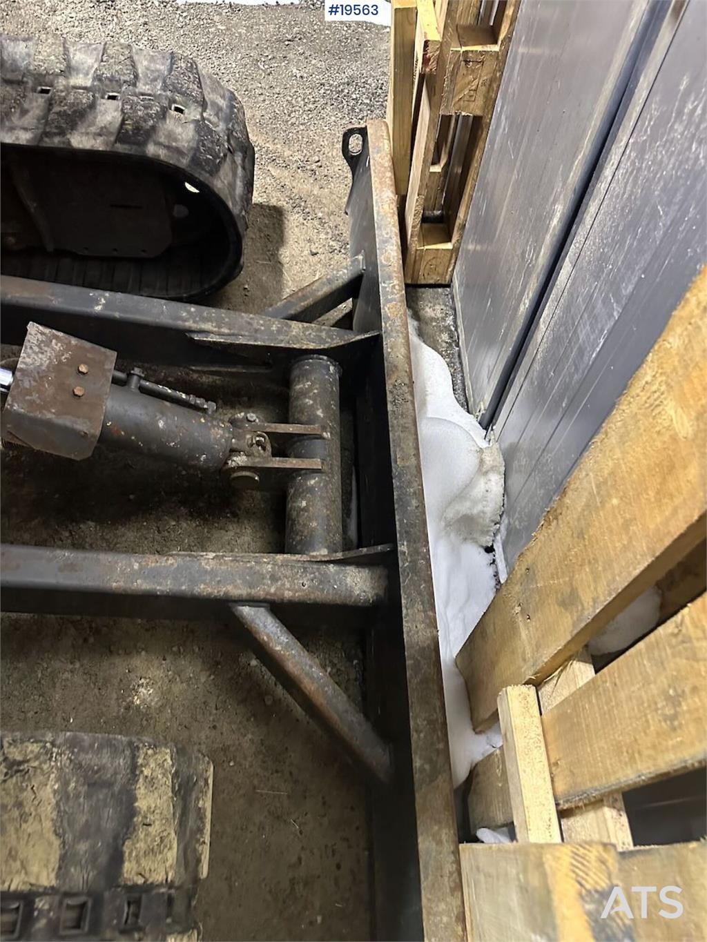 CASE CX50B excavator w/rototilt, hammer, grapple and 3