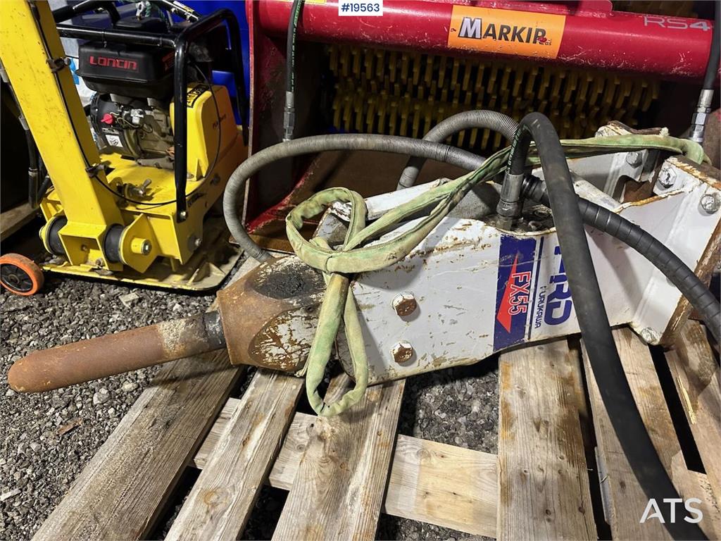 CASE CX50B excavator w/rototilt, hammer, grapple and 3