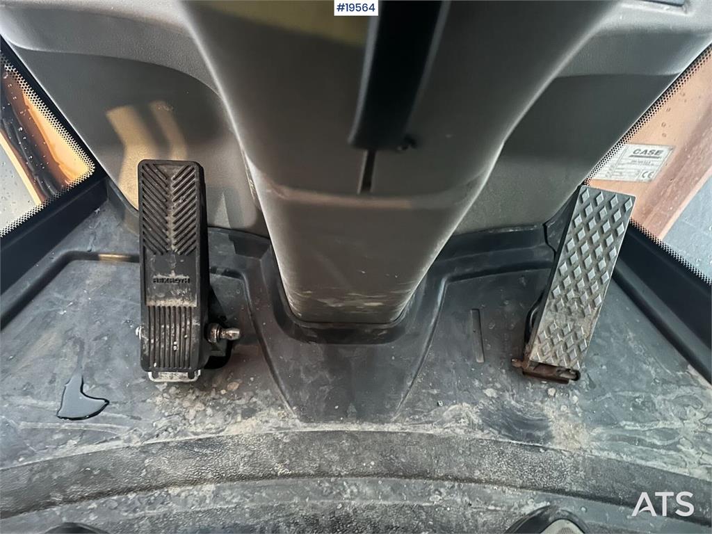 CASE 721E wheel loader w/ bucket. New scale and 2 sets