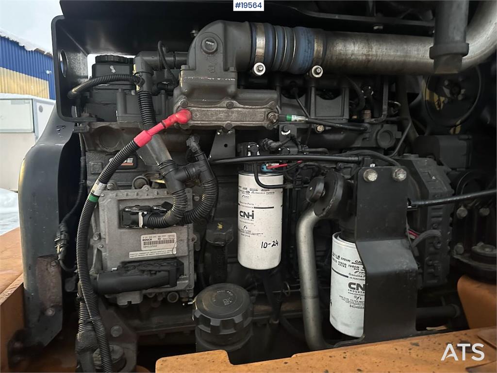 CASE 721E wheel loader w/ bucket. New scale and 2 sets