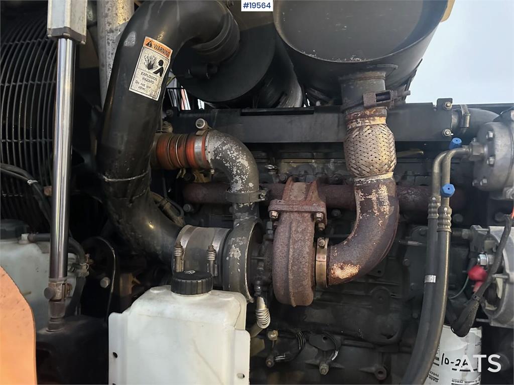 CASE 721E wheel loader w/ bucket. New scale and 2 sets