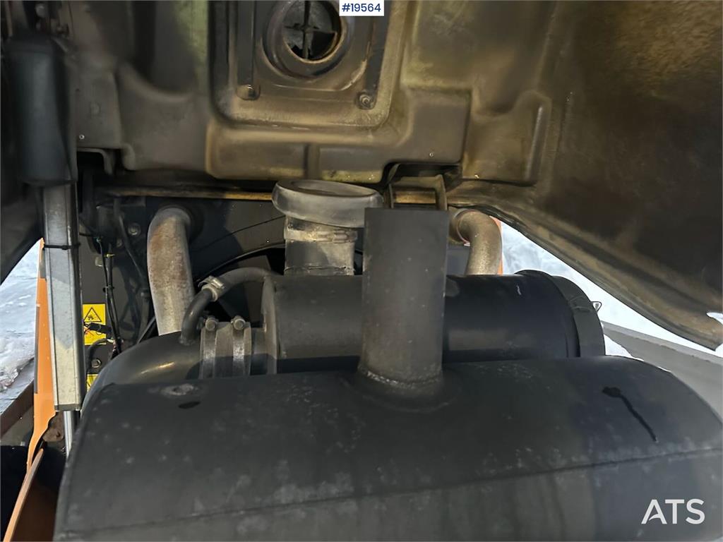 CASE 721E wheel loader w/ bucket. New scale and 2 sets