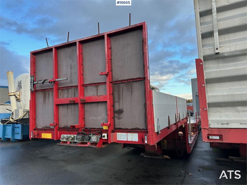 Broshuis 3 AUD-44 lowbed trailer.