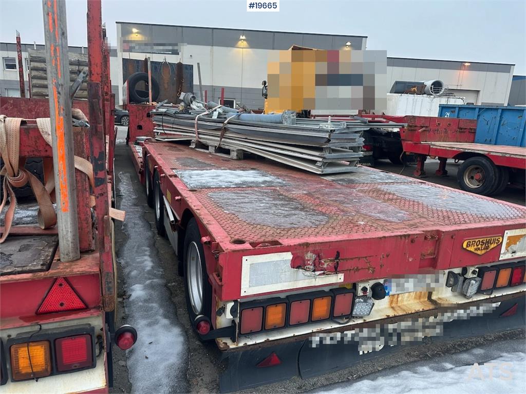 Broshuis 3 AUD-44 lowbed trailer.