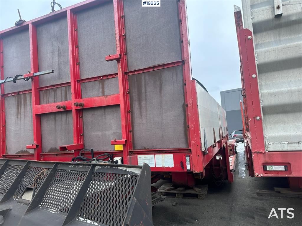 Broshuis 3 AUD-44 lowbed trailer.