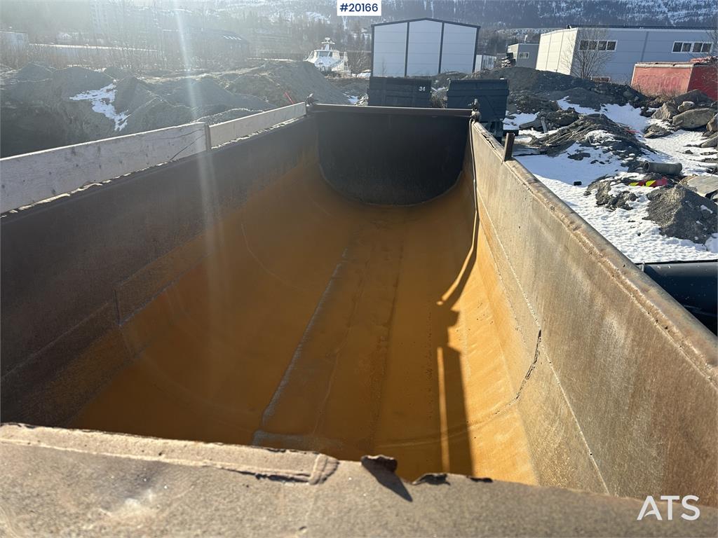 Carnehl 3 axle tipper semi