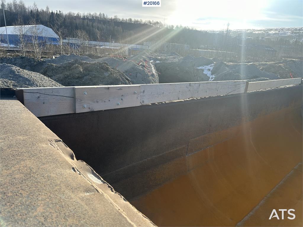 Carnehl 3 axle tipper semi