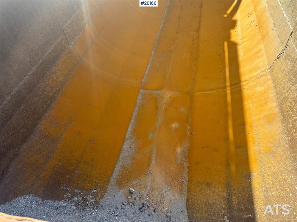 Carnehl 3 axle tipper semi