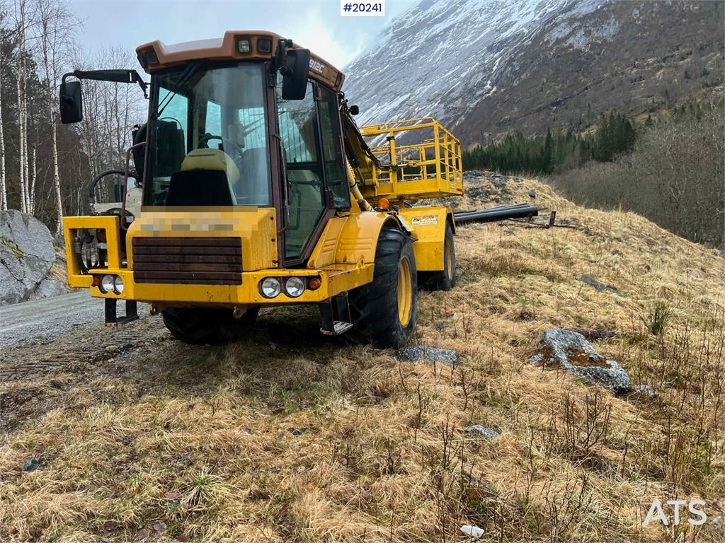 Hydrema 912B w/ 2007 Essverk Platform 912 lift with basket