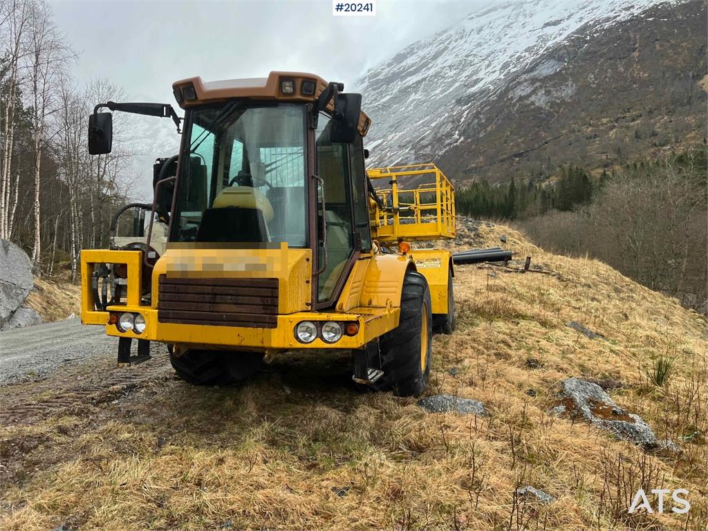 Hydrema 912B w/ 2007 Essverk Platform 912 lift with basket