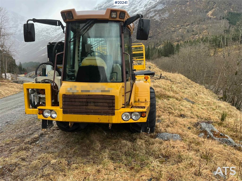 Hydrema 912B w/ 2007 Essverk Platform 912 lift with basket