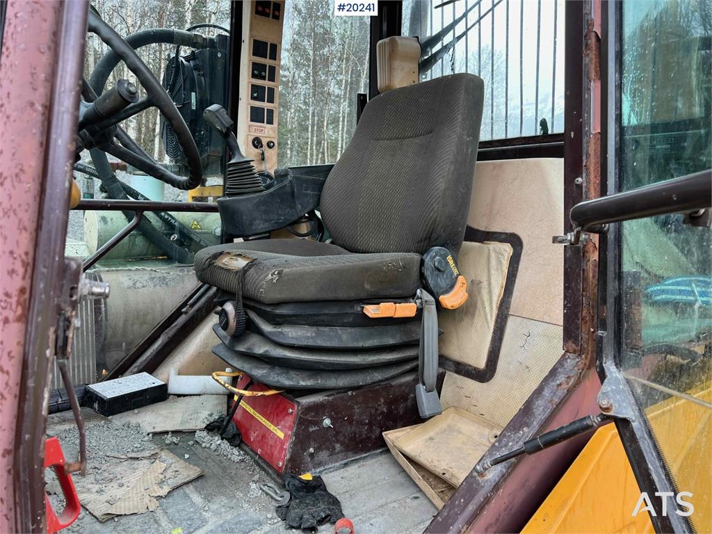 Hydrema 912B w/ 2007 Essverk Platform 912 lift with basket