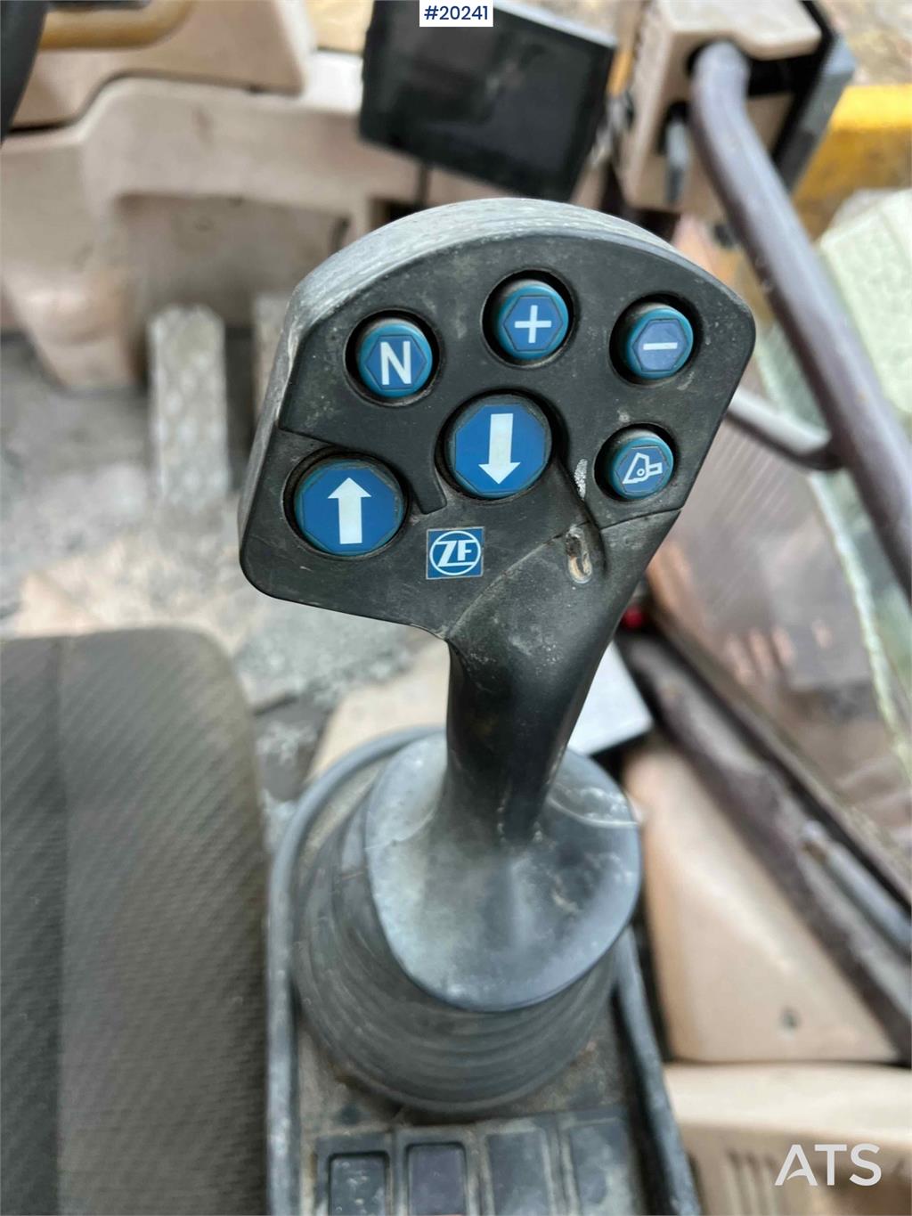 Hydrema 912B w/ 2007 Essverk Platform 912 lift with basket