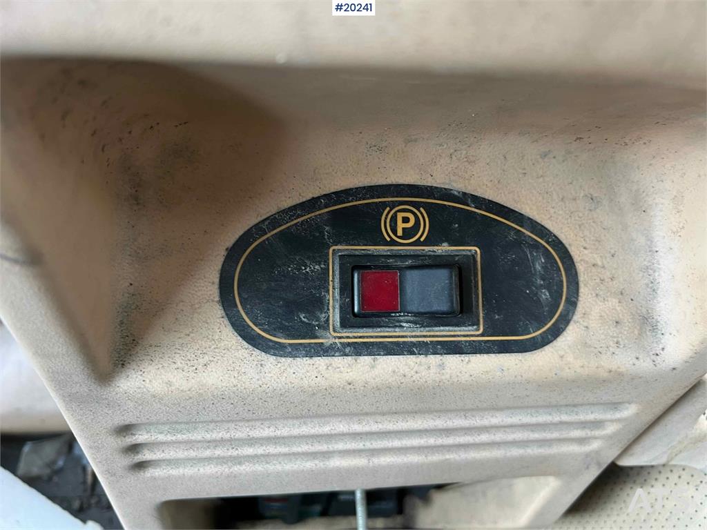 Hydrema 912B w/ 2007 Essverk Platform 912 lift with basket