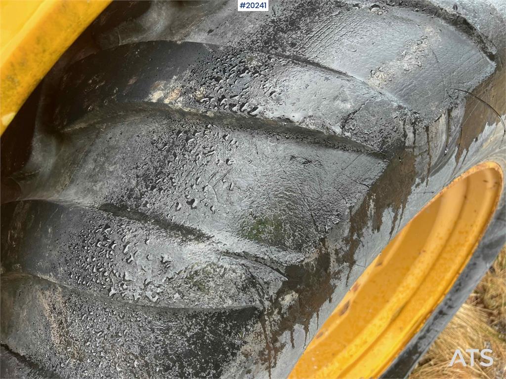 Hydrema 912B w/ 2007 Essverk Platform 912 lift with basket