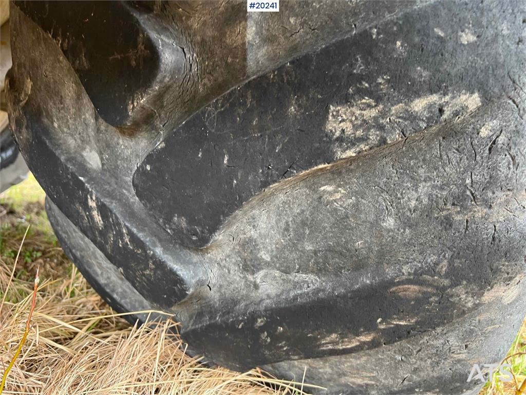 Hydrema 912B w/ 2007 Essverk Platform 912 lift with basket