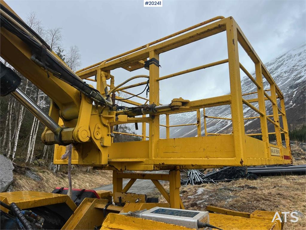 Hydrema 912B w/ 2007 Essverk Platform 912 lift with basket