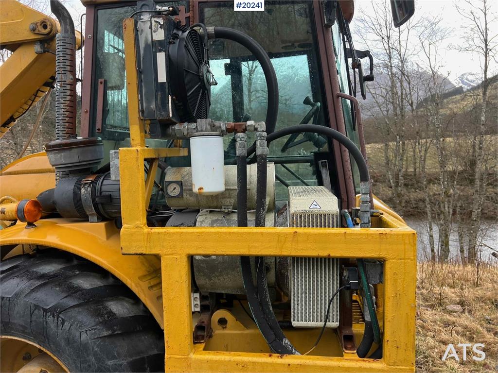 Hydrema 912B w/ 2007 Essverk Platform 912 lift with basket