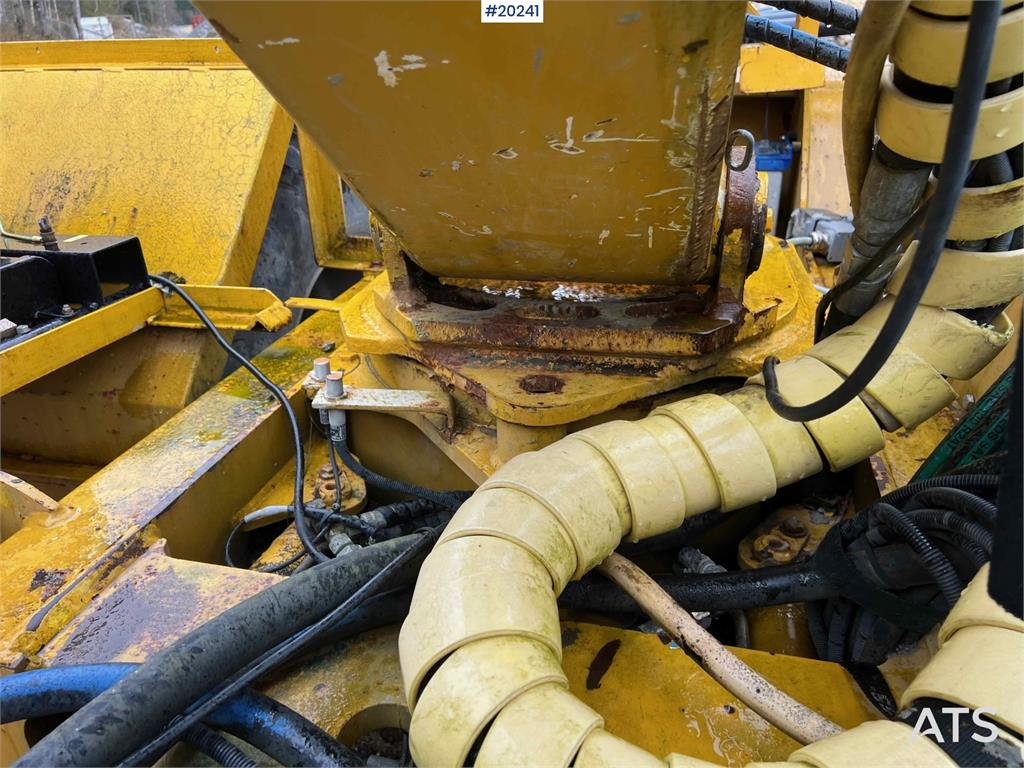 Hydrema 912B w/ 2007 Essverk Platform 912 lift with basket