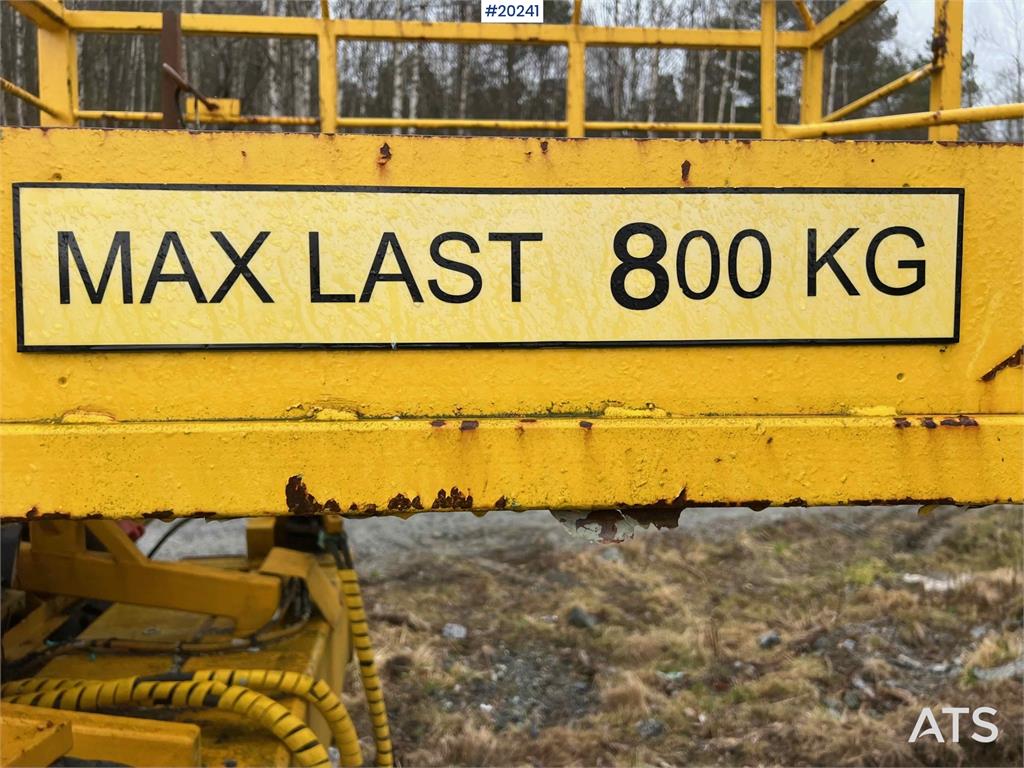 Hydrema 912B w/ 2007 Essverk Platform 912 lift with basket