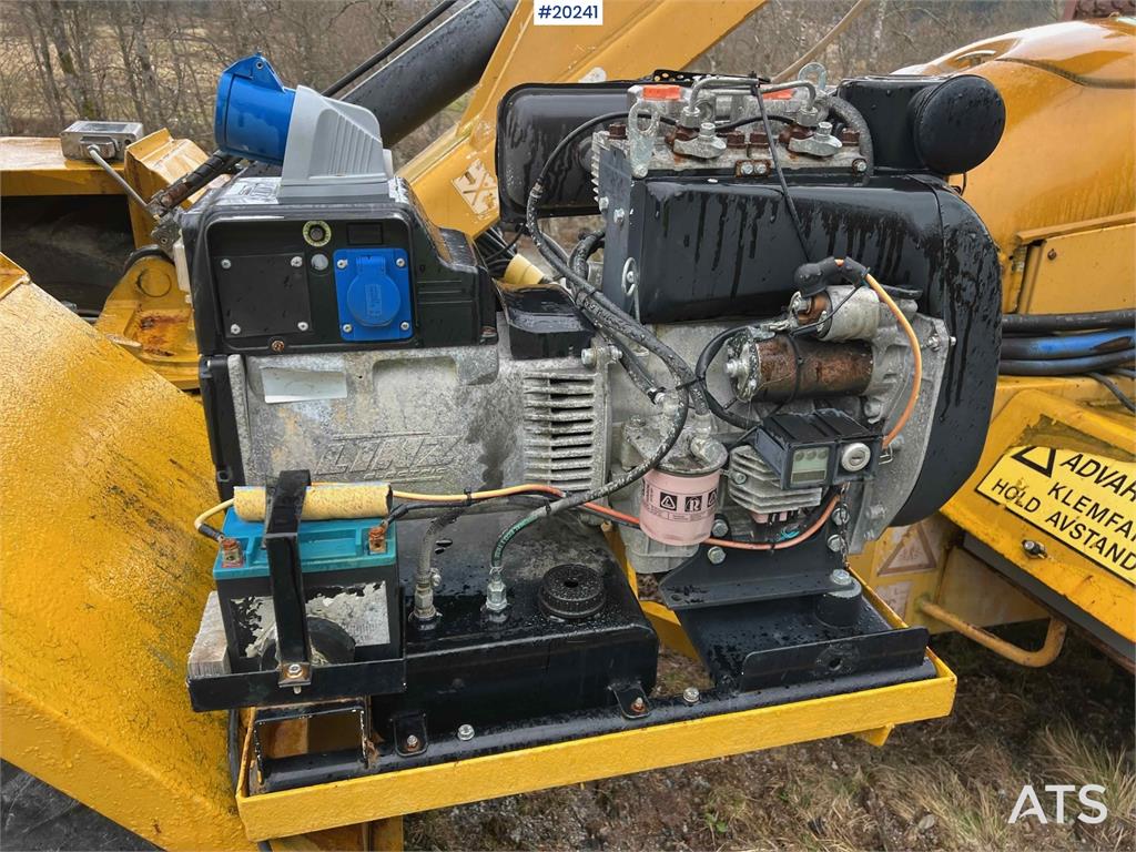 Hydrema 912B w/ 2007 Essverk Platform 912 lift with basket