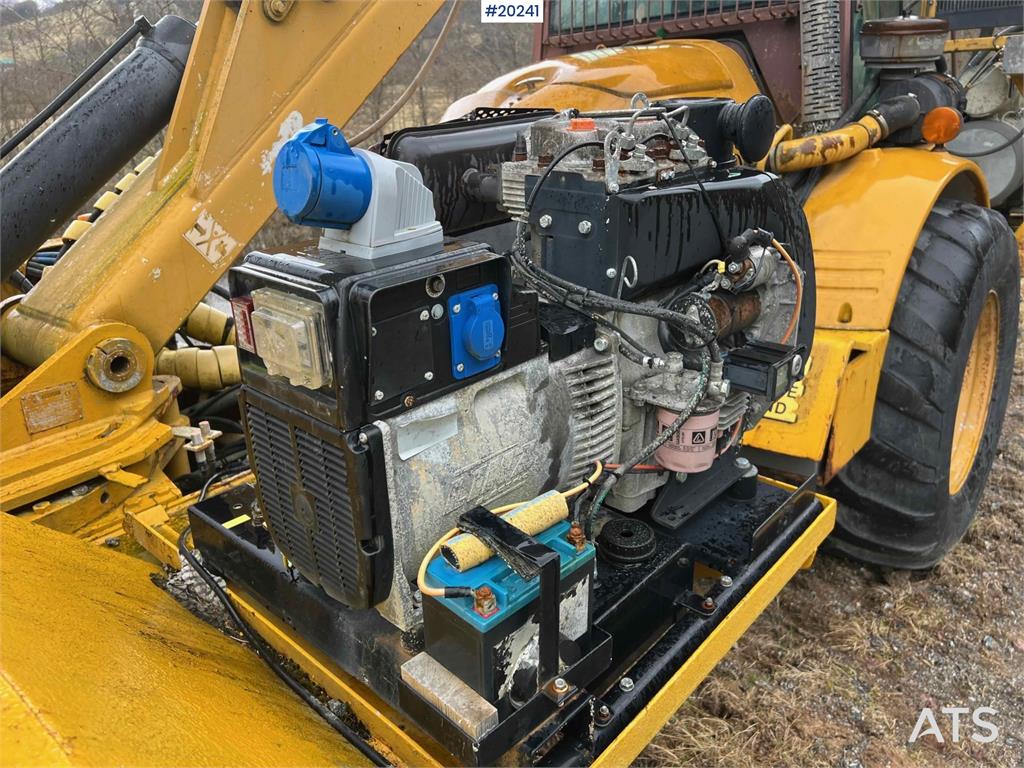 Hydrema 912B w/ 2007 Essverk Platform 912 lift with basket