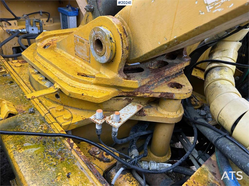 Hydrema 912B w/ 2007 Essverk Platform 912 lift with basket