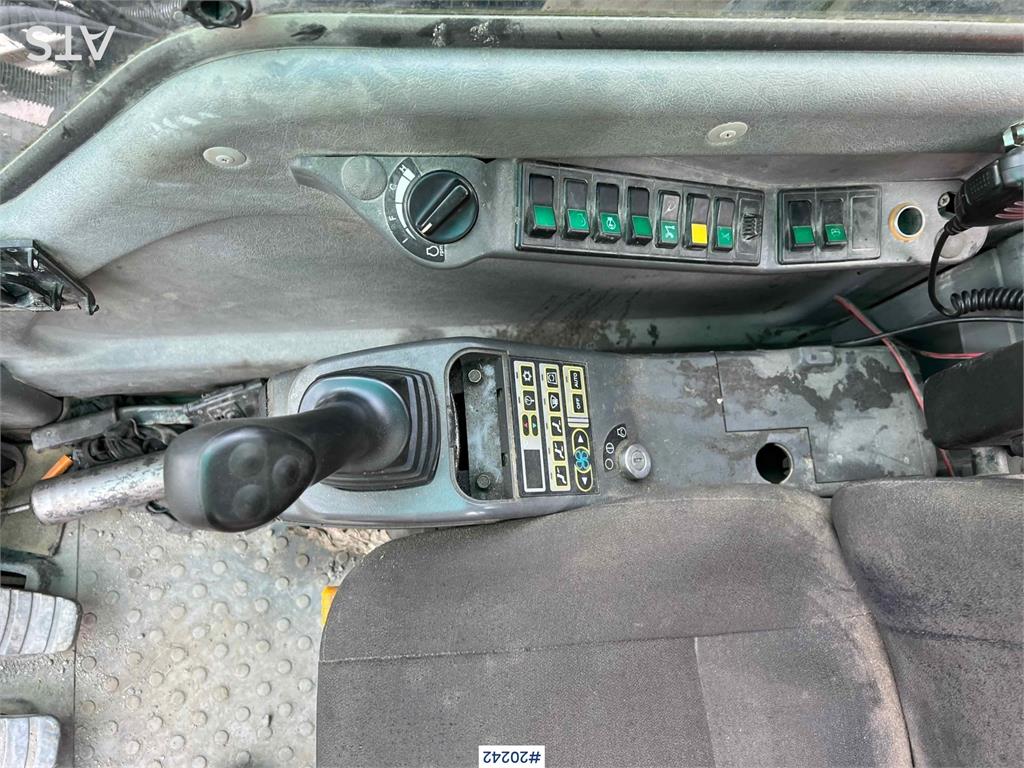 Volvo EC360 BLC excavator w/ Teeth bucket