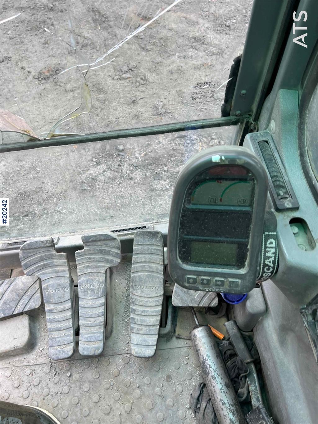 Volvo EC360 BLC excavator w/ Teeth bucket