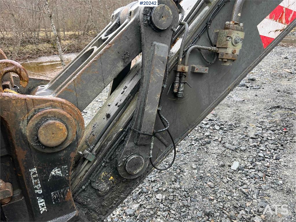 Volvo EC360 BLC excavator w/ Teeth bucket