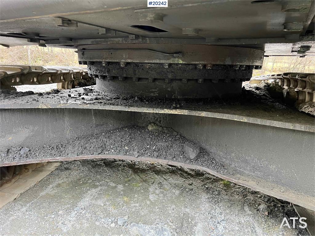 Volvo EC360 BLC excavator w/ Teeth bucket