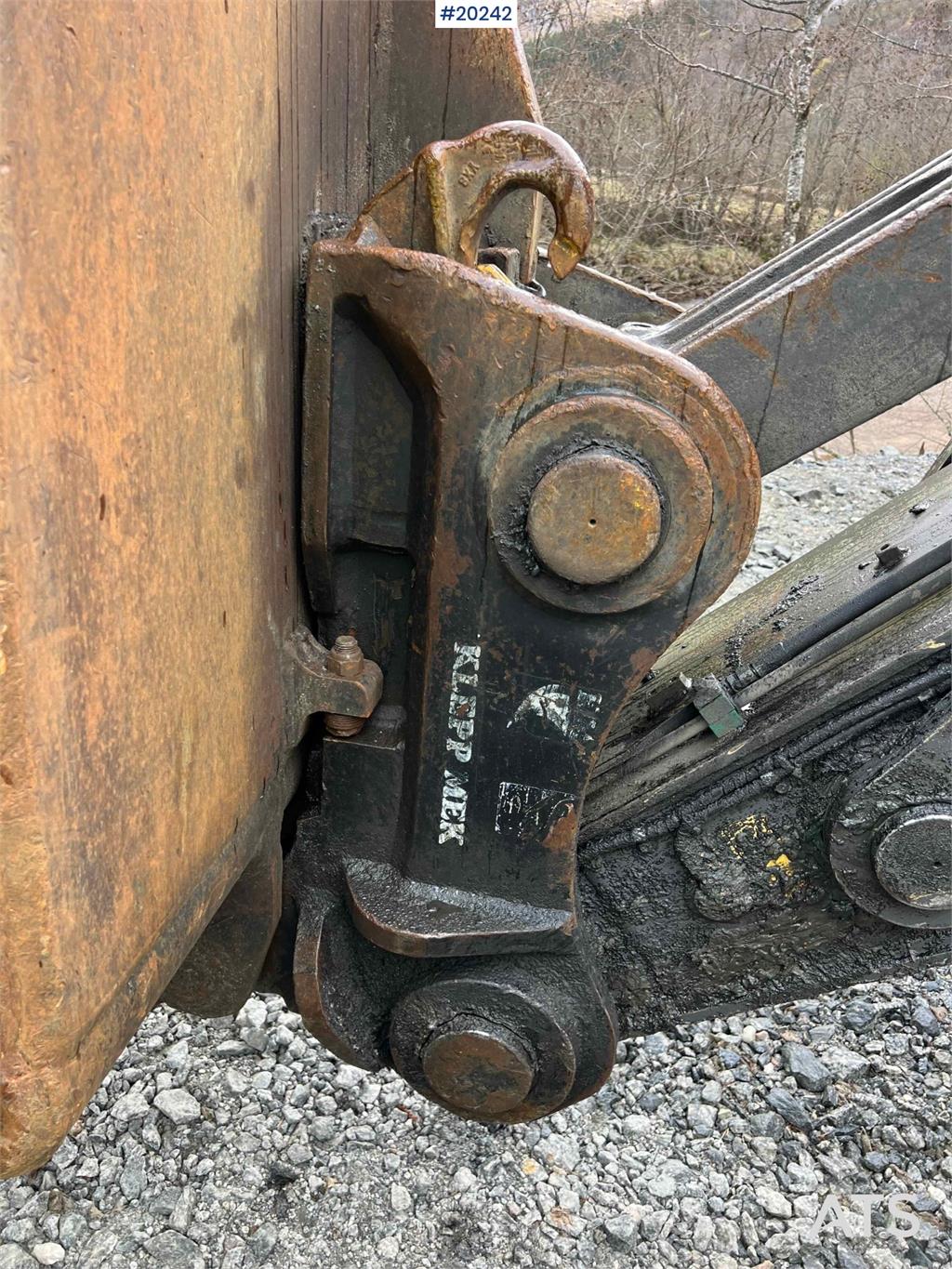 Volvo EC360 BLC excavator w/ Teeth bucket