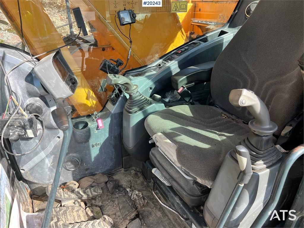 Hyundai Robex 235 LCR-9 w/ Excavator bucket and gps