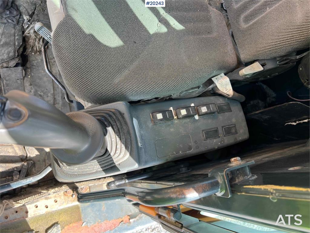 Hyundai Robex 235 LCR-9 w/ Excavator bucket and gps