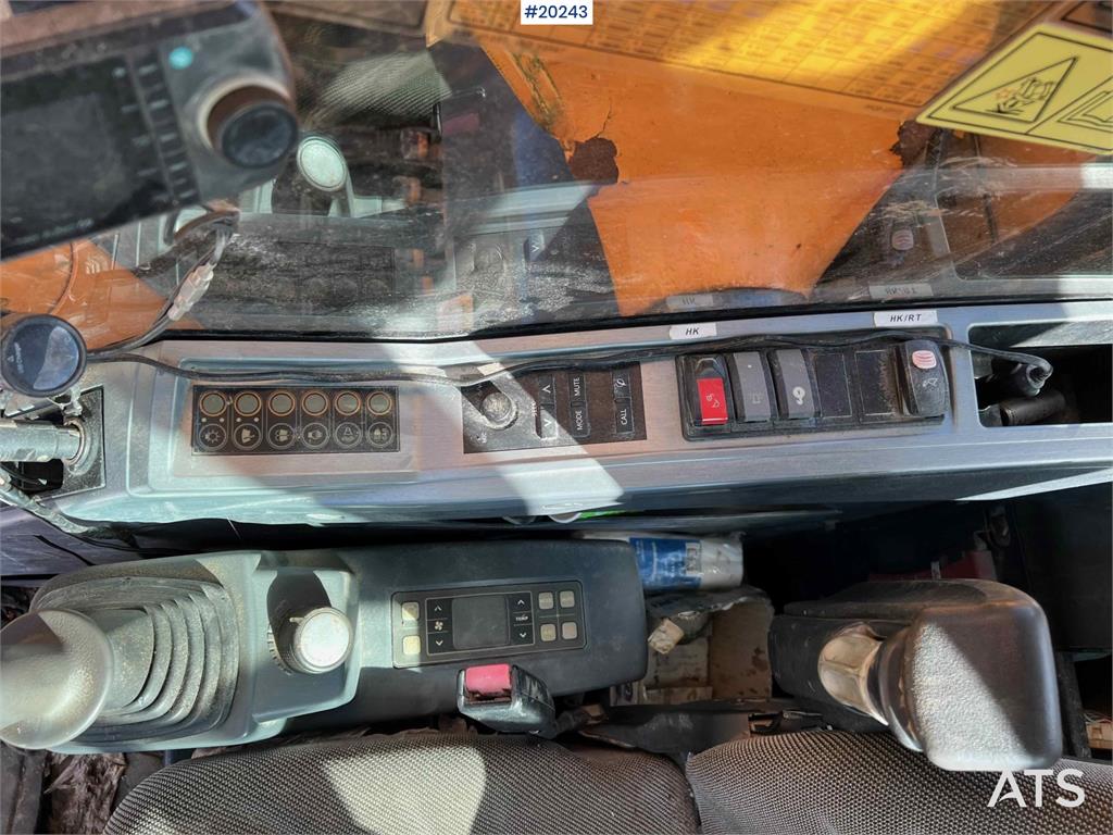 Hyundai Robex 235 LCR-9 w/ Excavator bucket and gps
