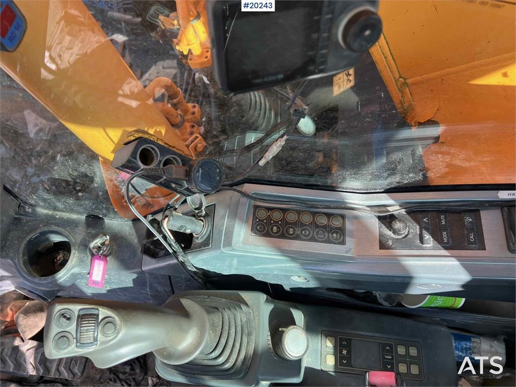 Hyundai Robex 235 LCR-9 w/ Excavator bucket and gps