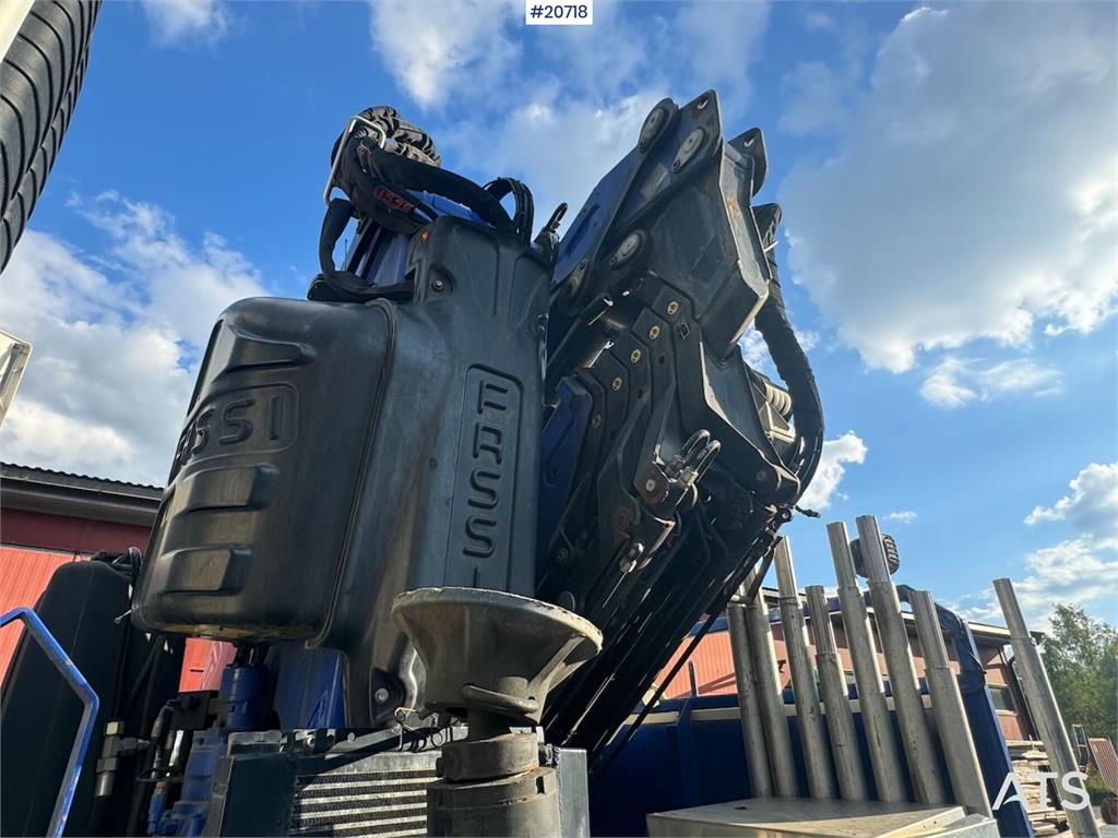 Volvo FH16 Tridem crane truck w/ 43 t/m Fassi crane