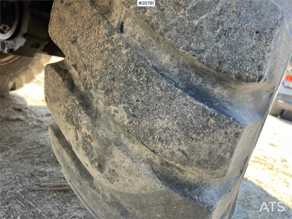 Volvo L45B wheel loader w/ Bucket. WATCH VIDEO