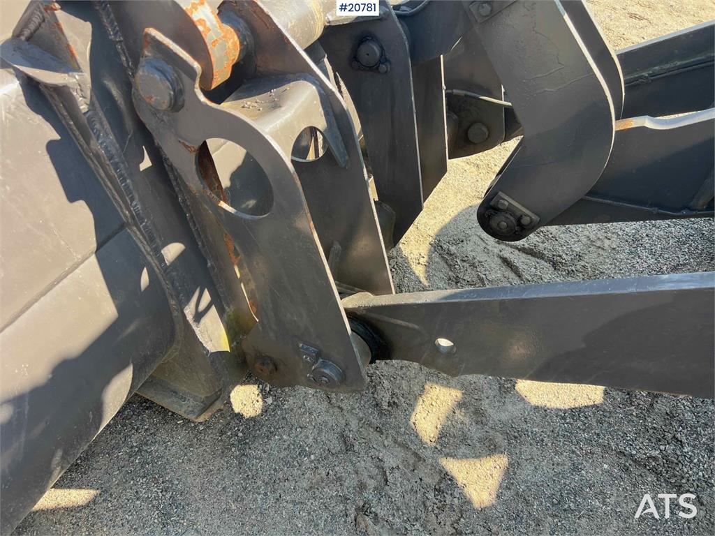 Volvo L45B wheel loader w/ Bucket. WATCH VIDEO