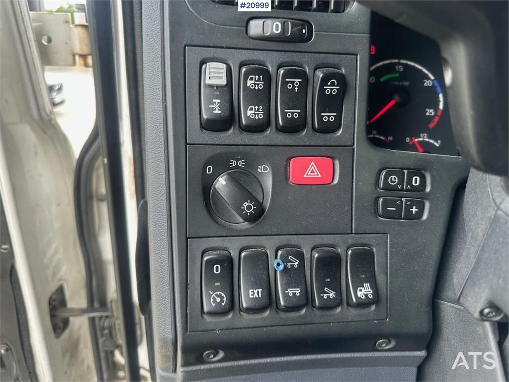 Scania 480 6x2 truck w/ hydraulics and new engine.