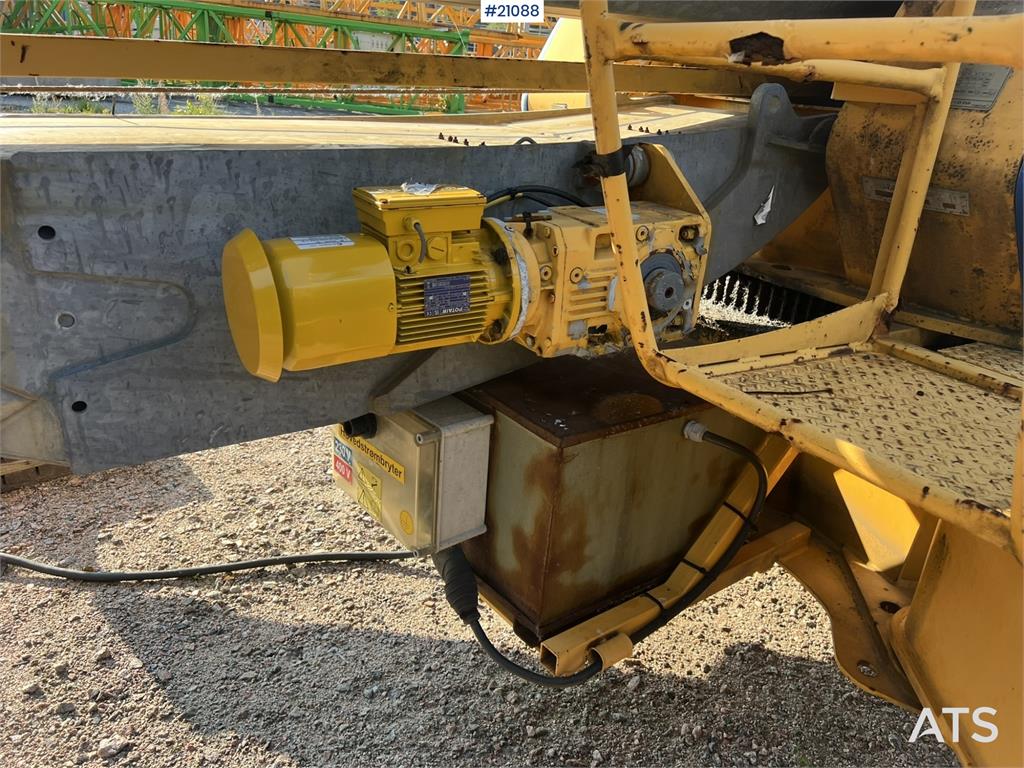 Potain IGO 50 crane w/ wheel set